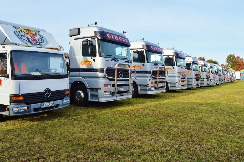 Online listing for truck parking rental